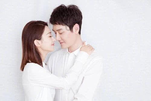 井柏然刘雯被祝福，吸金力双强，看两人资产，才知什么叫“配”，如何看待？